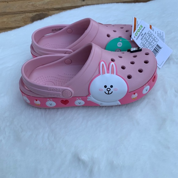 crocband line friends clog